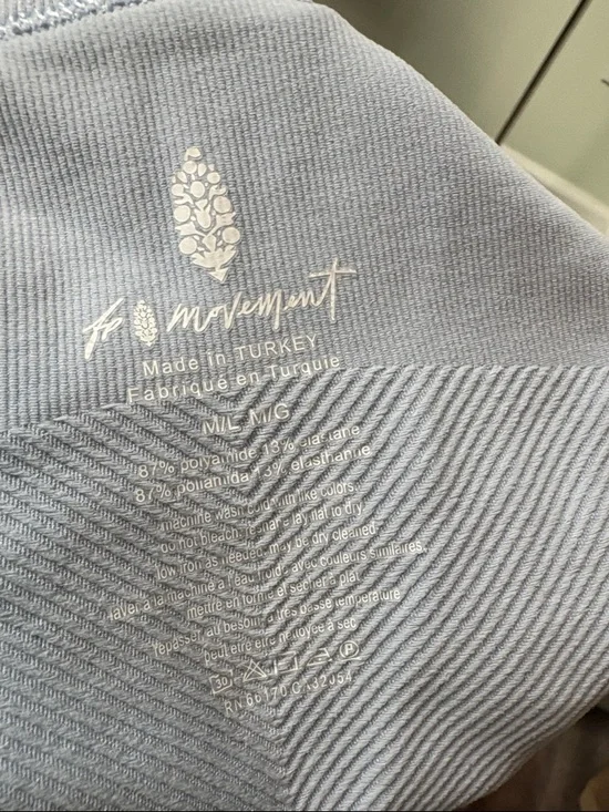 FP Movement Women Size M/L Free Throw Muscle Tank Textured Steel Blue Cropped - Picture 7 of 7